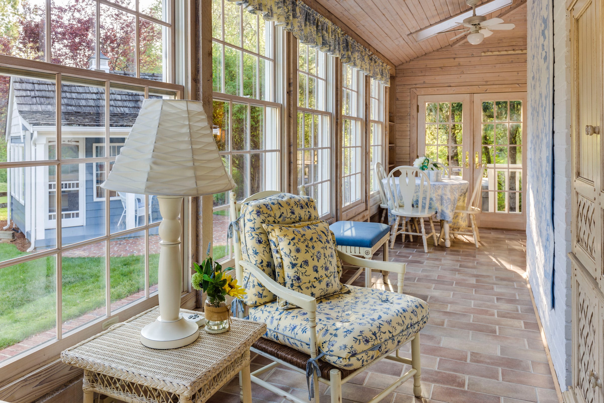 Round Out Your Rustic Decor With A Beautiful Farmhouse Ceiling Fan